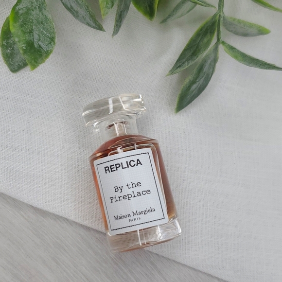 Maison Margiela By the Fireplace - Picture 3 of 8